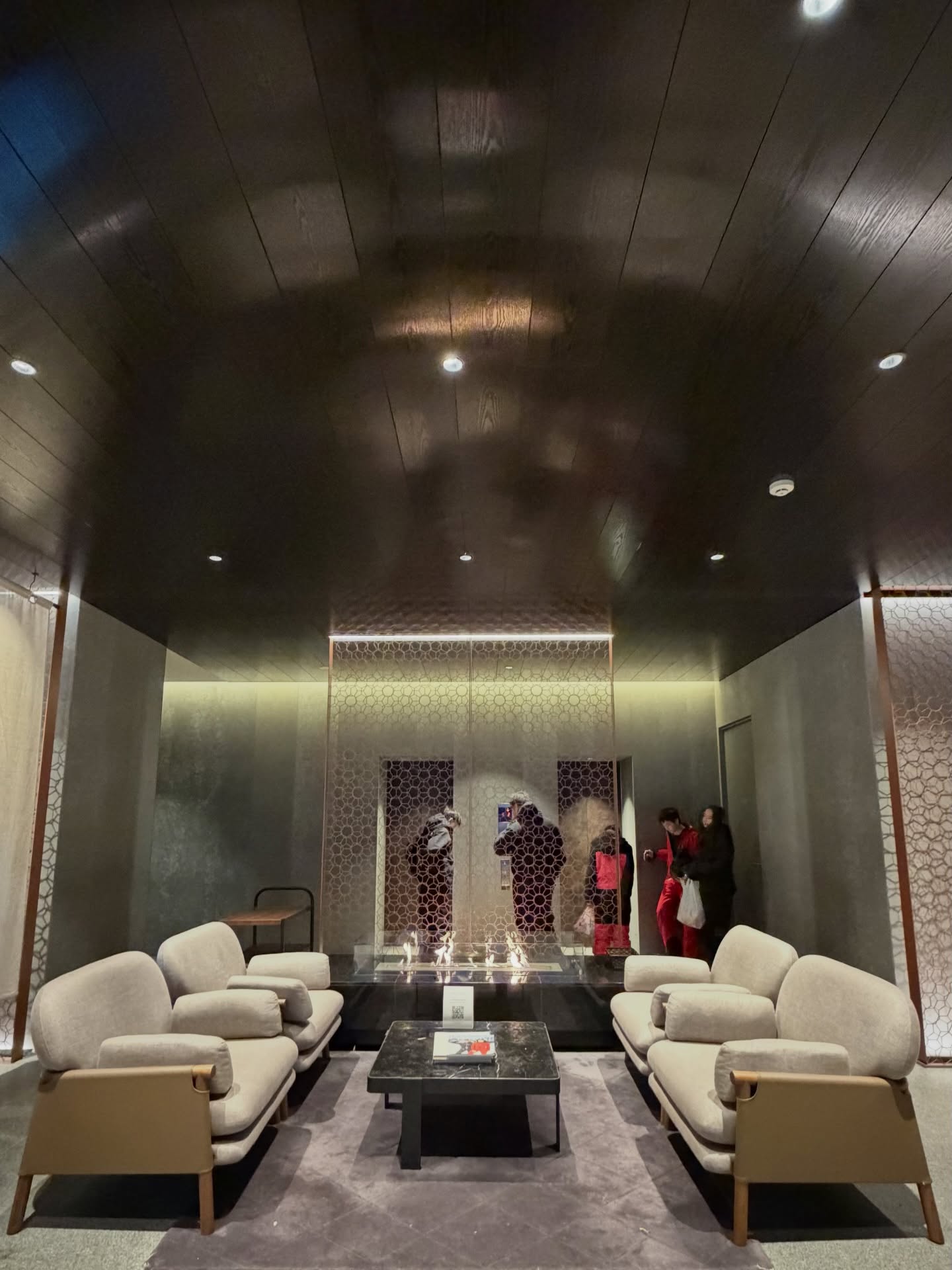 พลอย - ชิดจันทร์ ห่ง