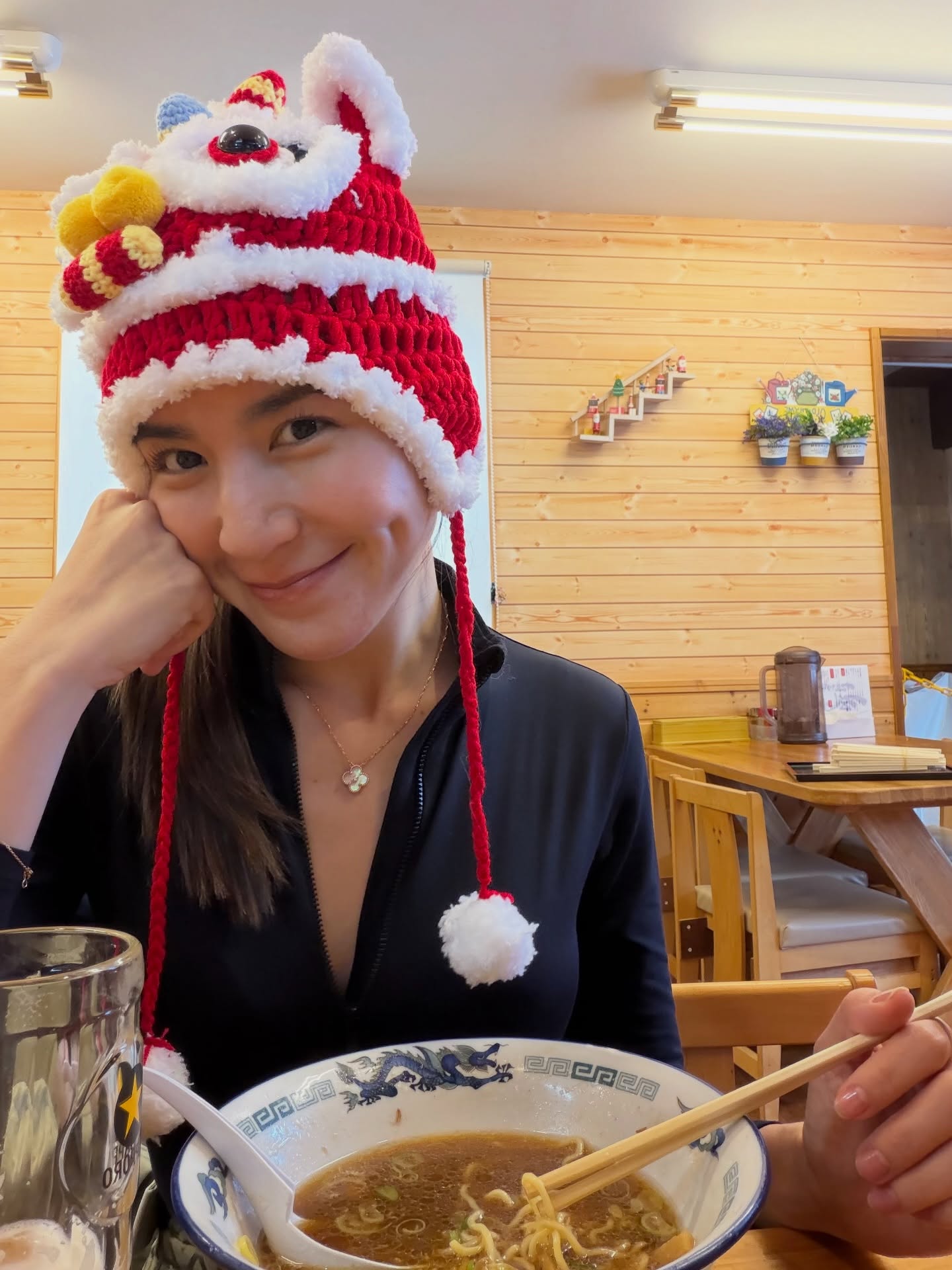 พลอย - ชิดจันทร์ ห่ง