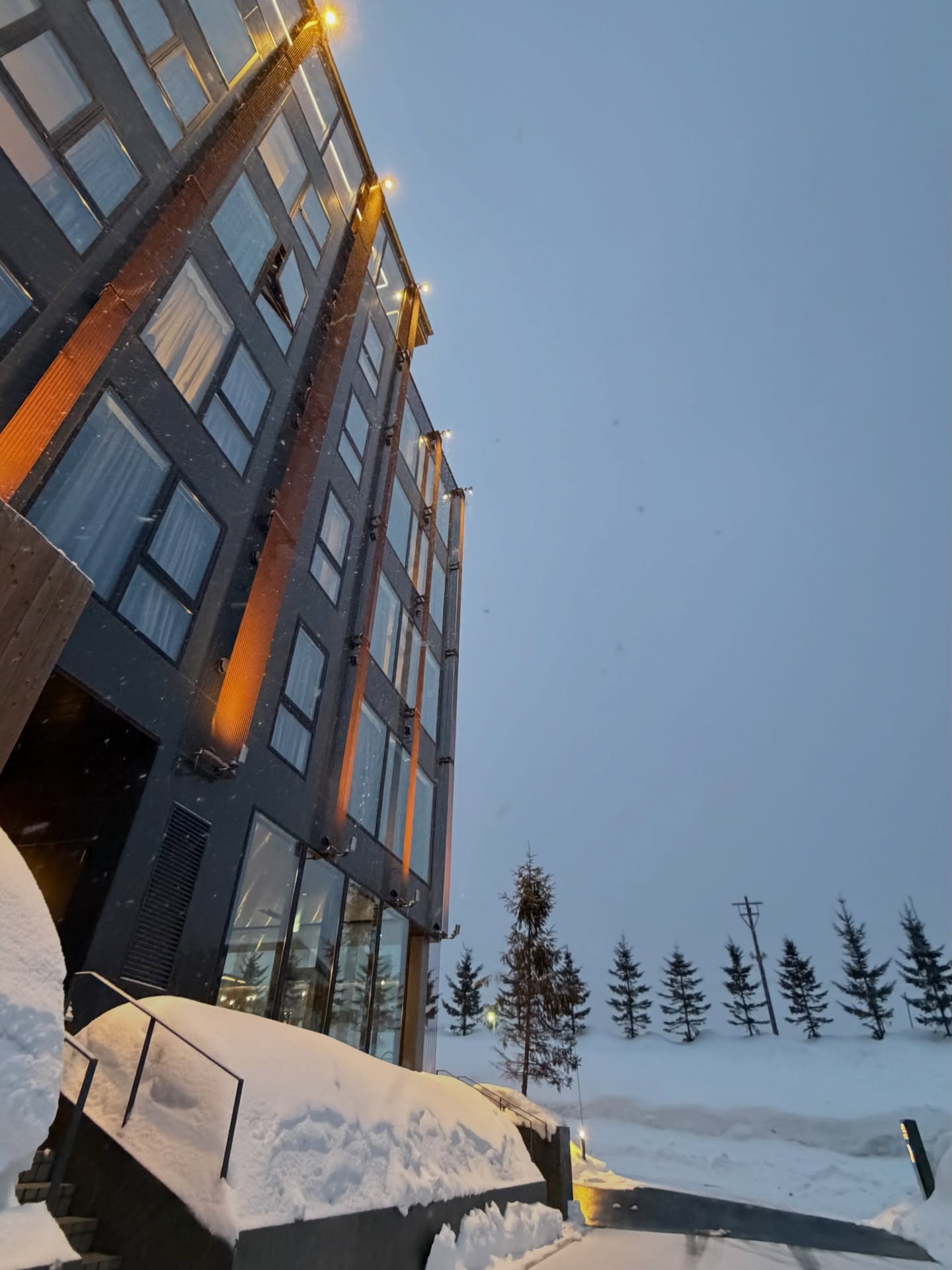 พลอย - ชิดจันทร์ ห่ง