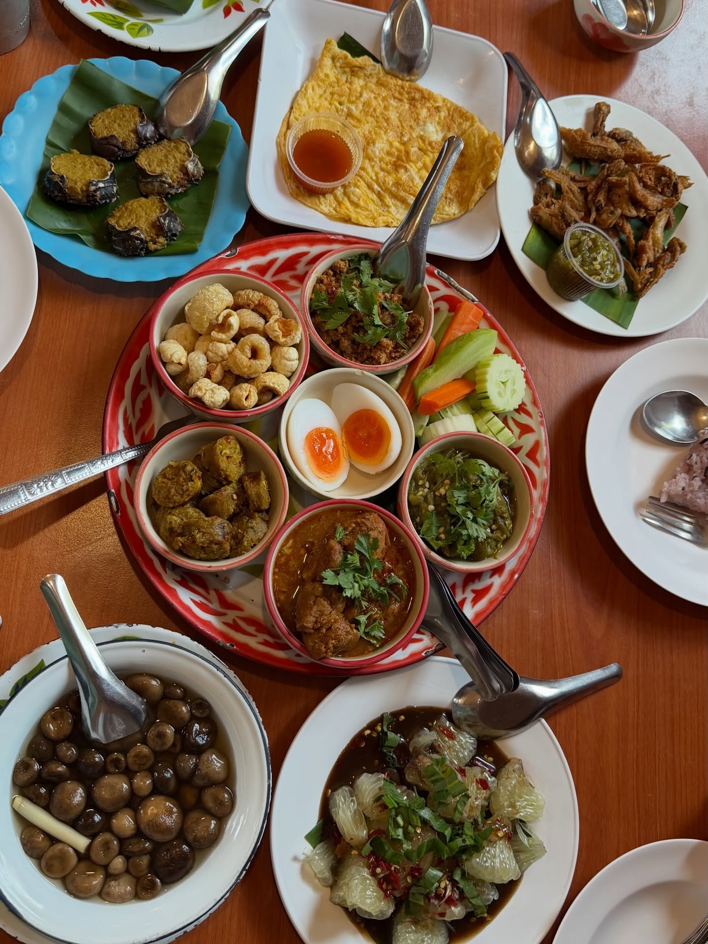 พลอย - ชิดจันทร์ ห่ง