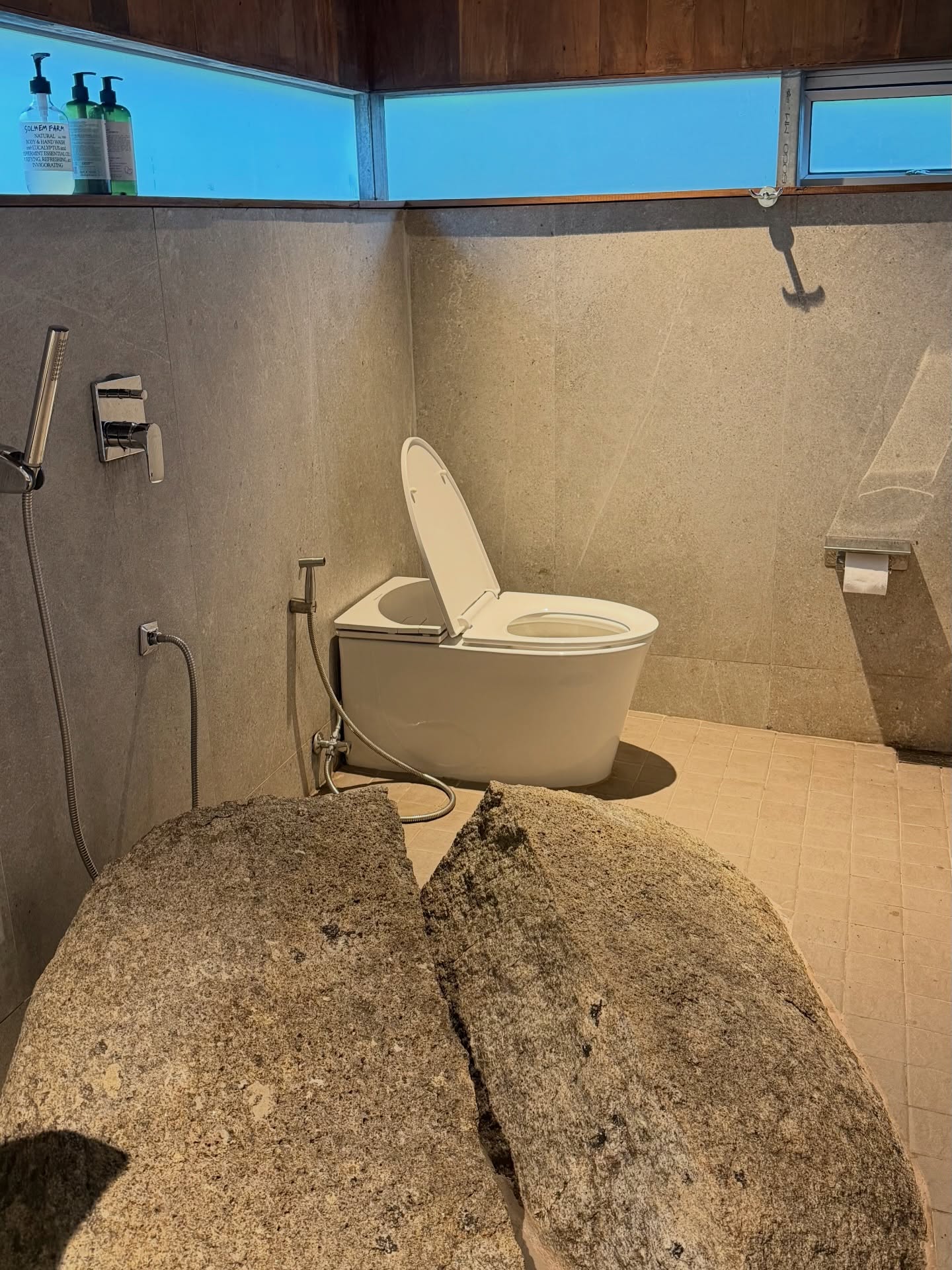 พลอย - ชิดจันทร์ ห่ง