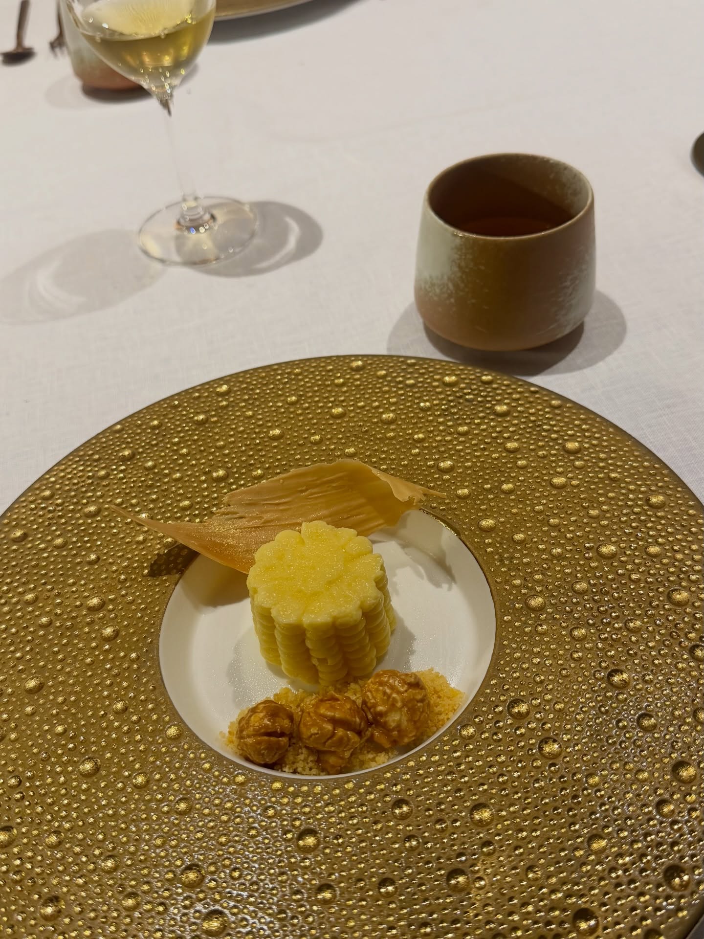 พลอย - ชิดจันทร์ ห่ง