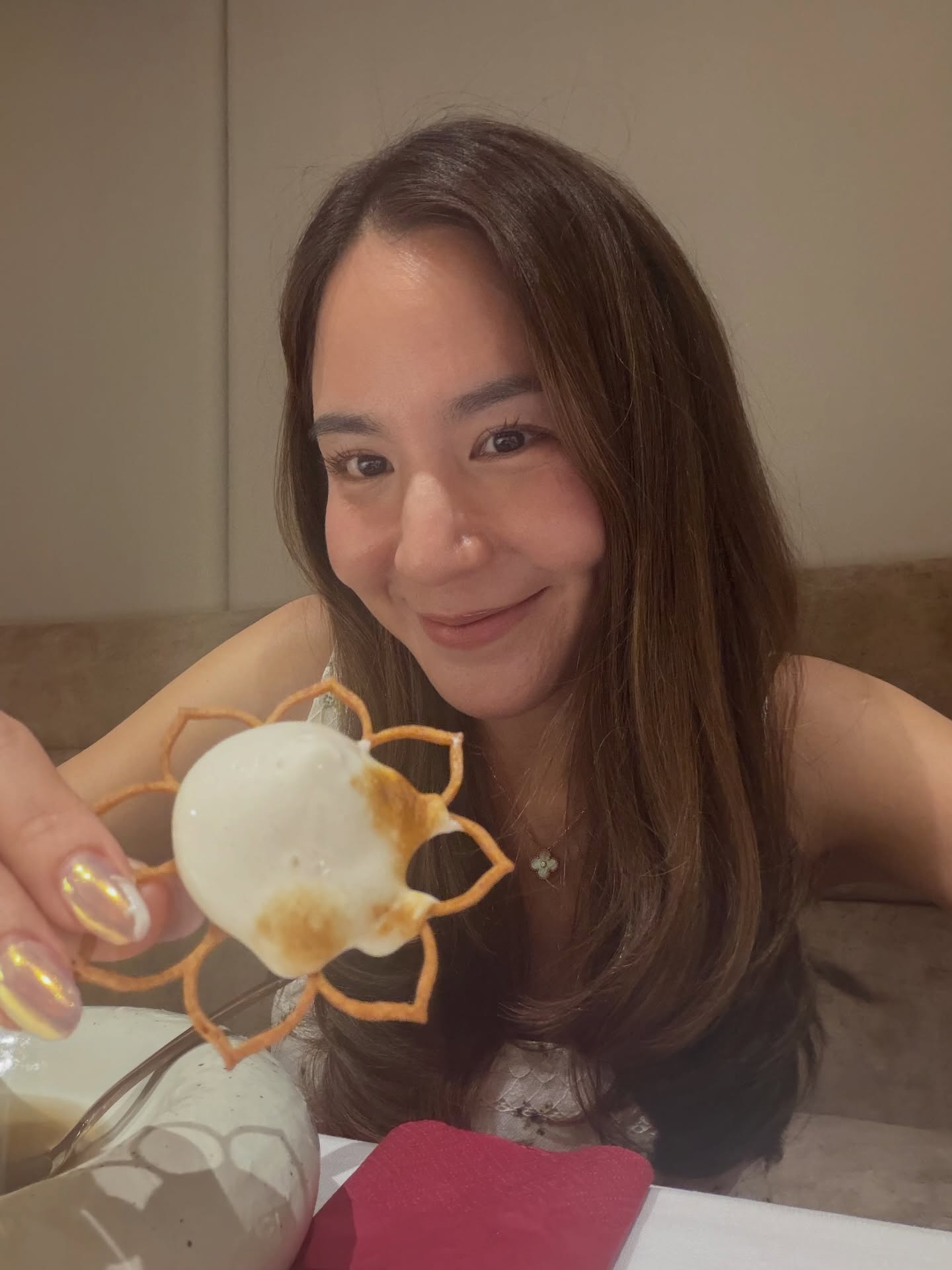 พลอย - ชิดจันทร์ ห่ง