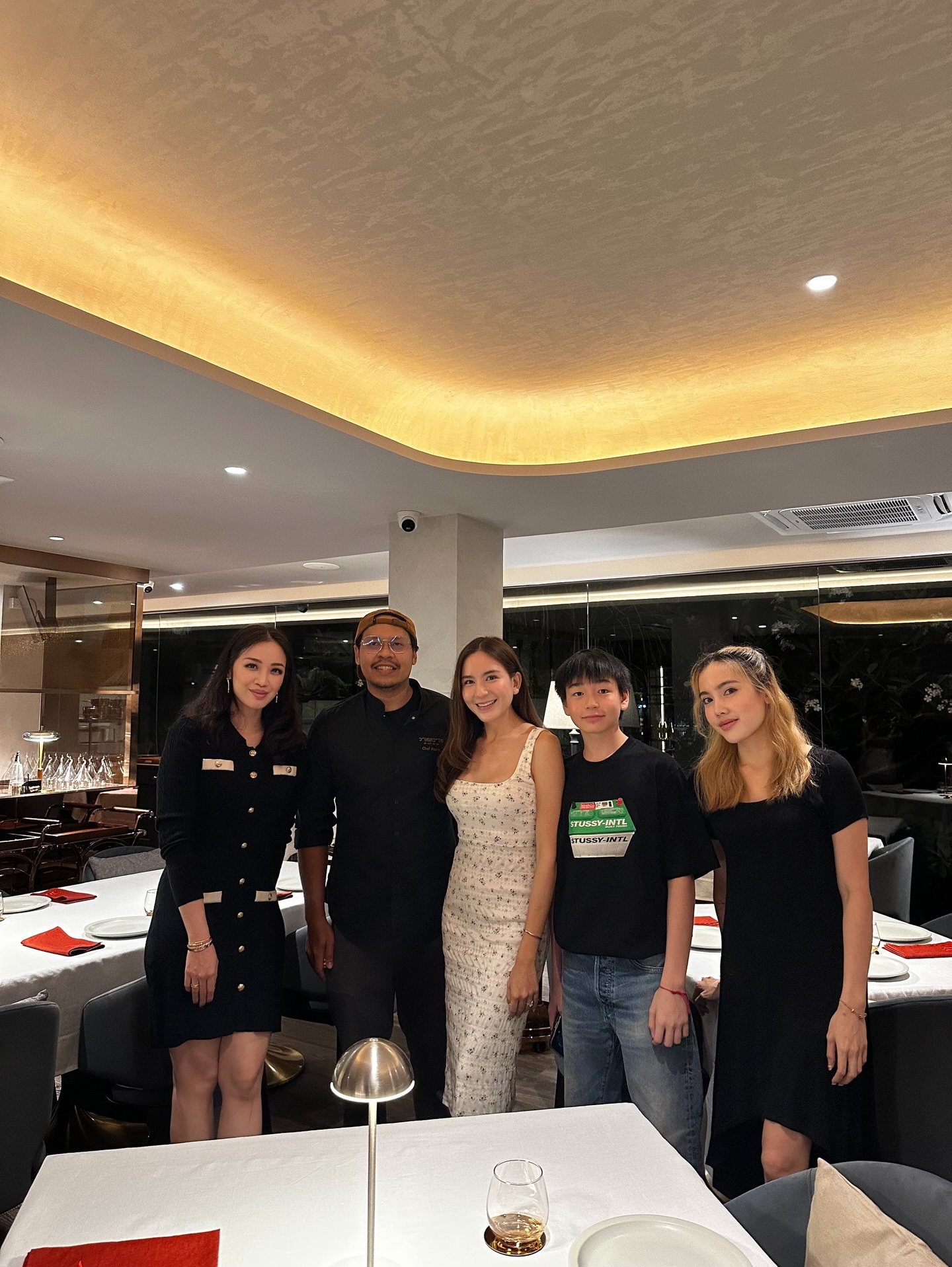 พลอย - ชิดจันทร์ ห่ง