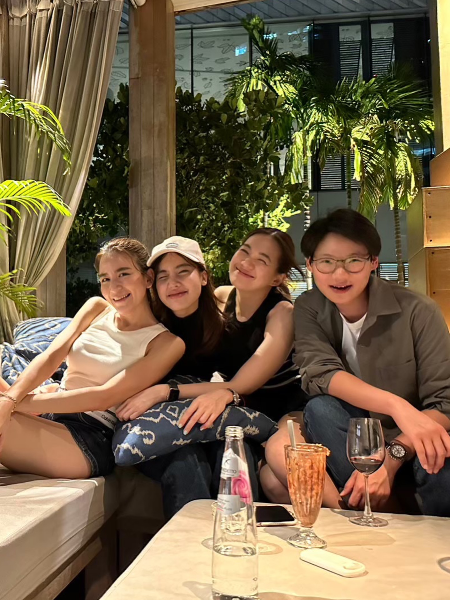 พลอย - ชิดจันทร์ ห่ง