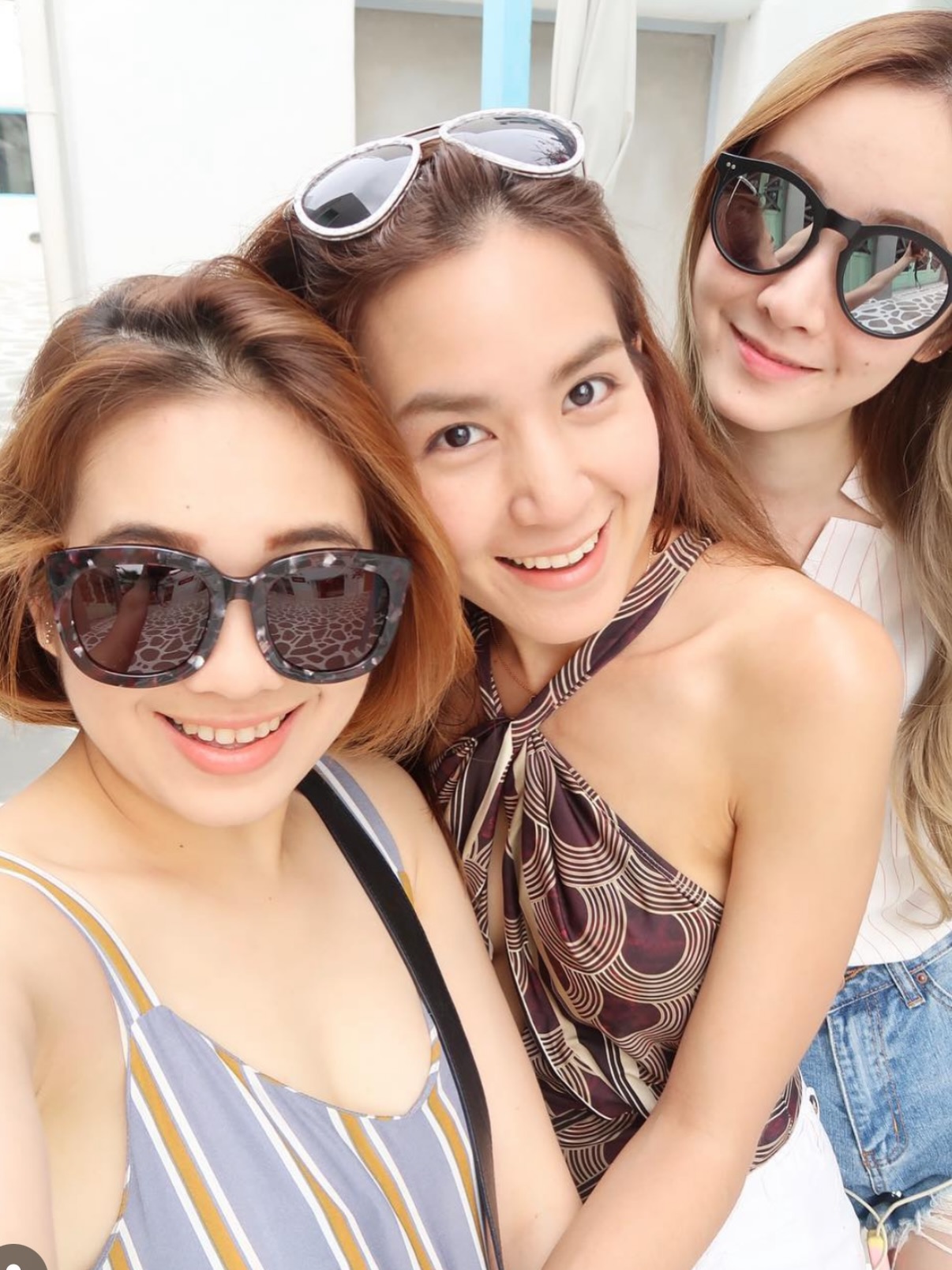 พลอย - ชิดจันทร์ ห่ง