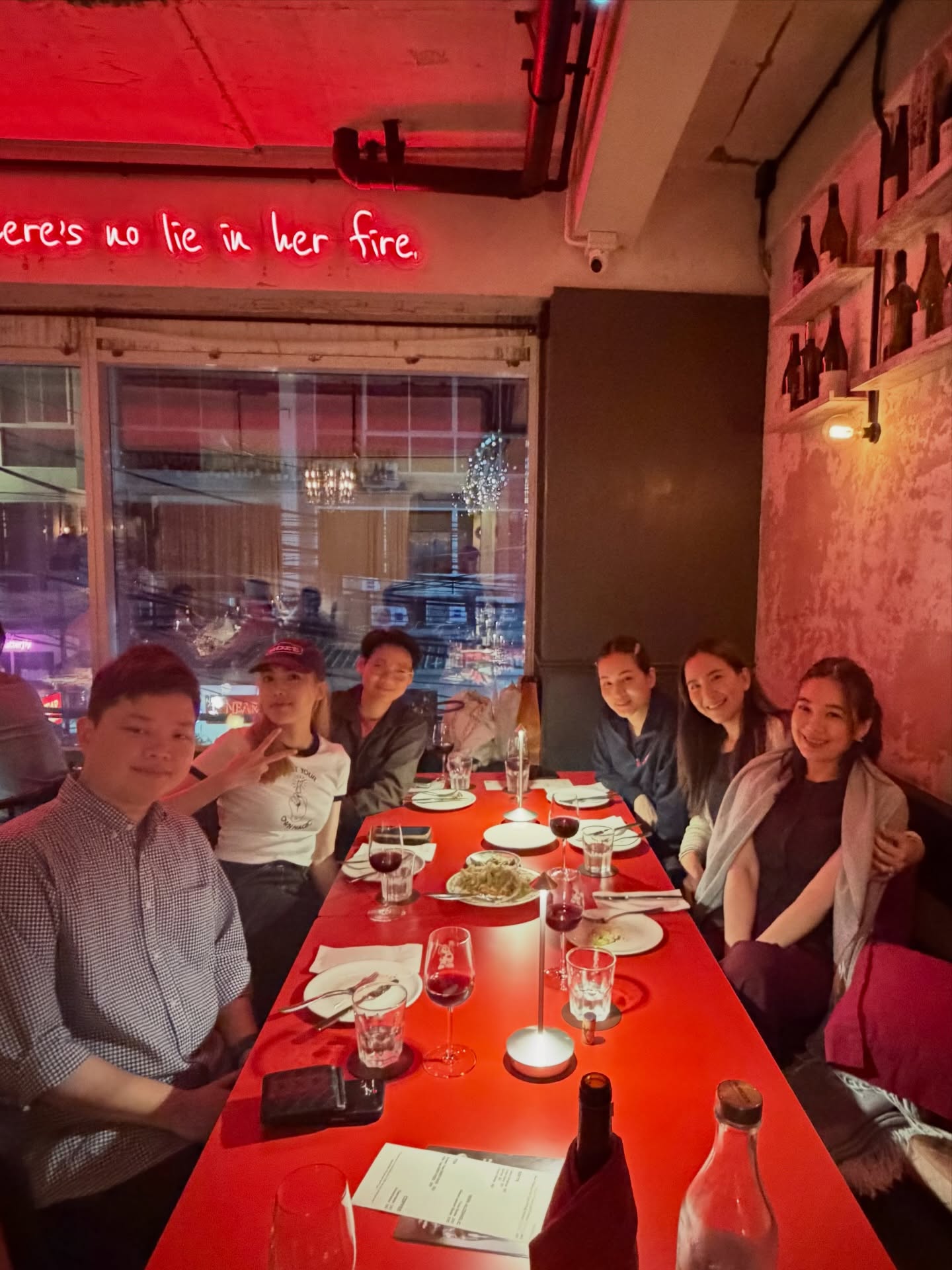 พลอย - ชิดจันทร์ ห่ง