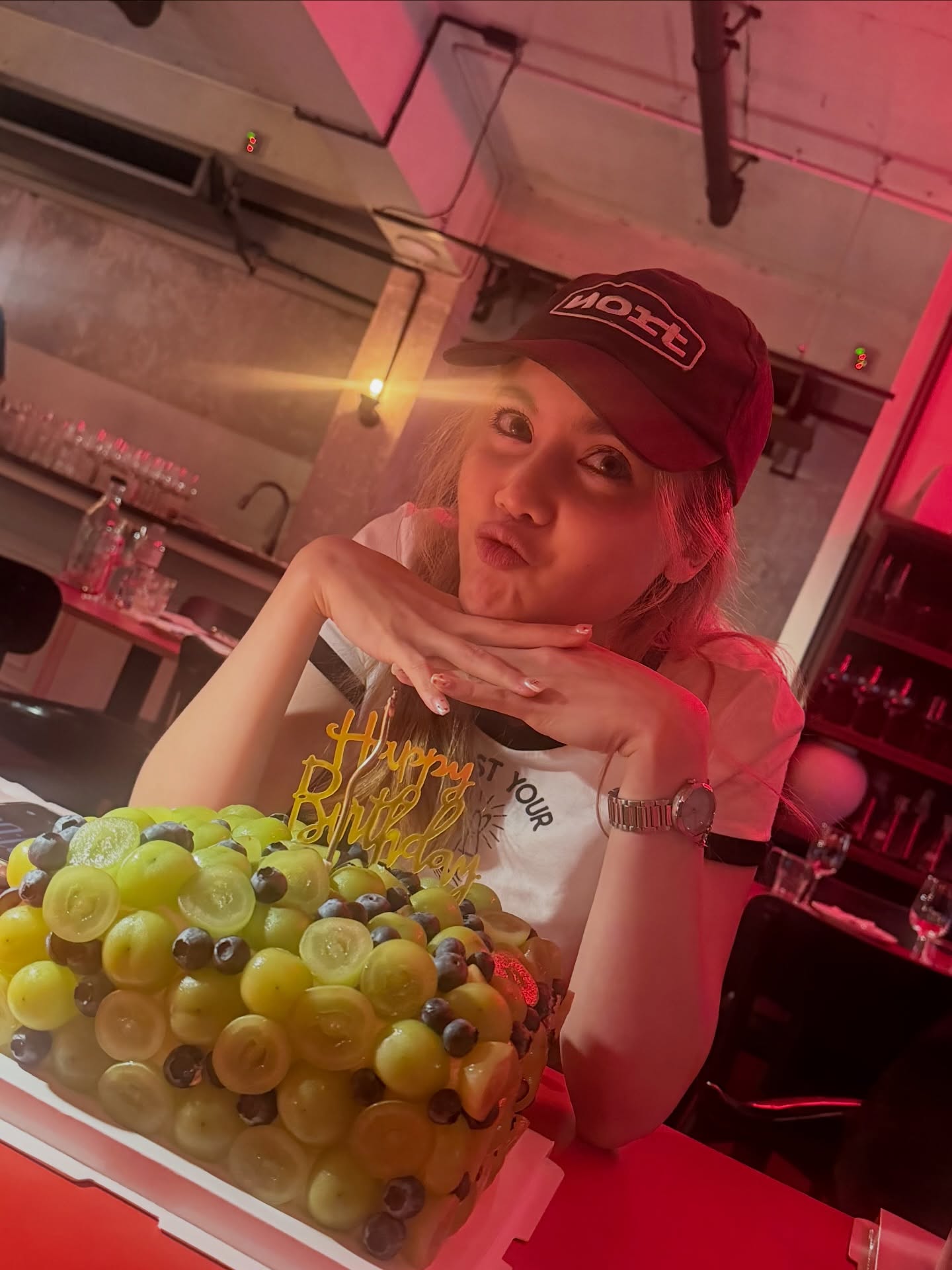 พลอย - ชิดจันทร์ ห่ง