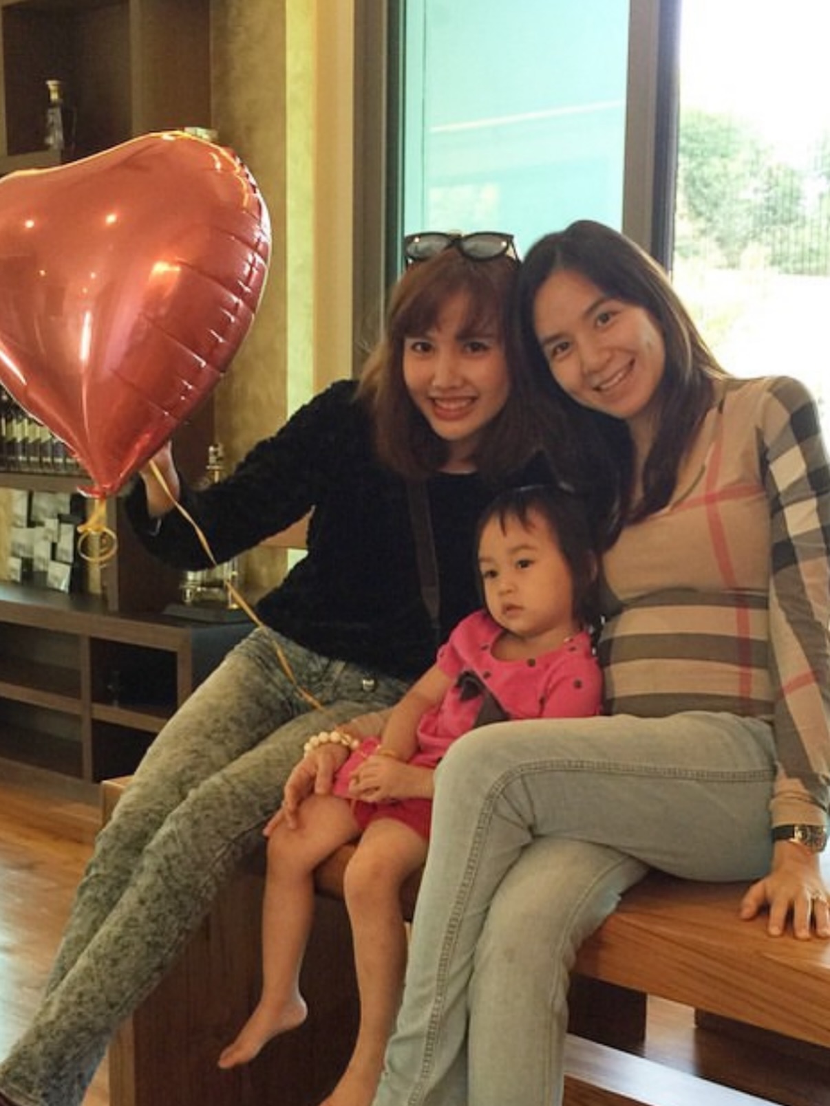 พลอย - ชิดจันทร์ ห่ง