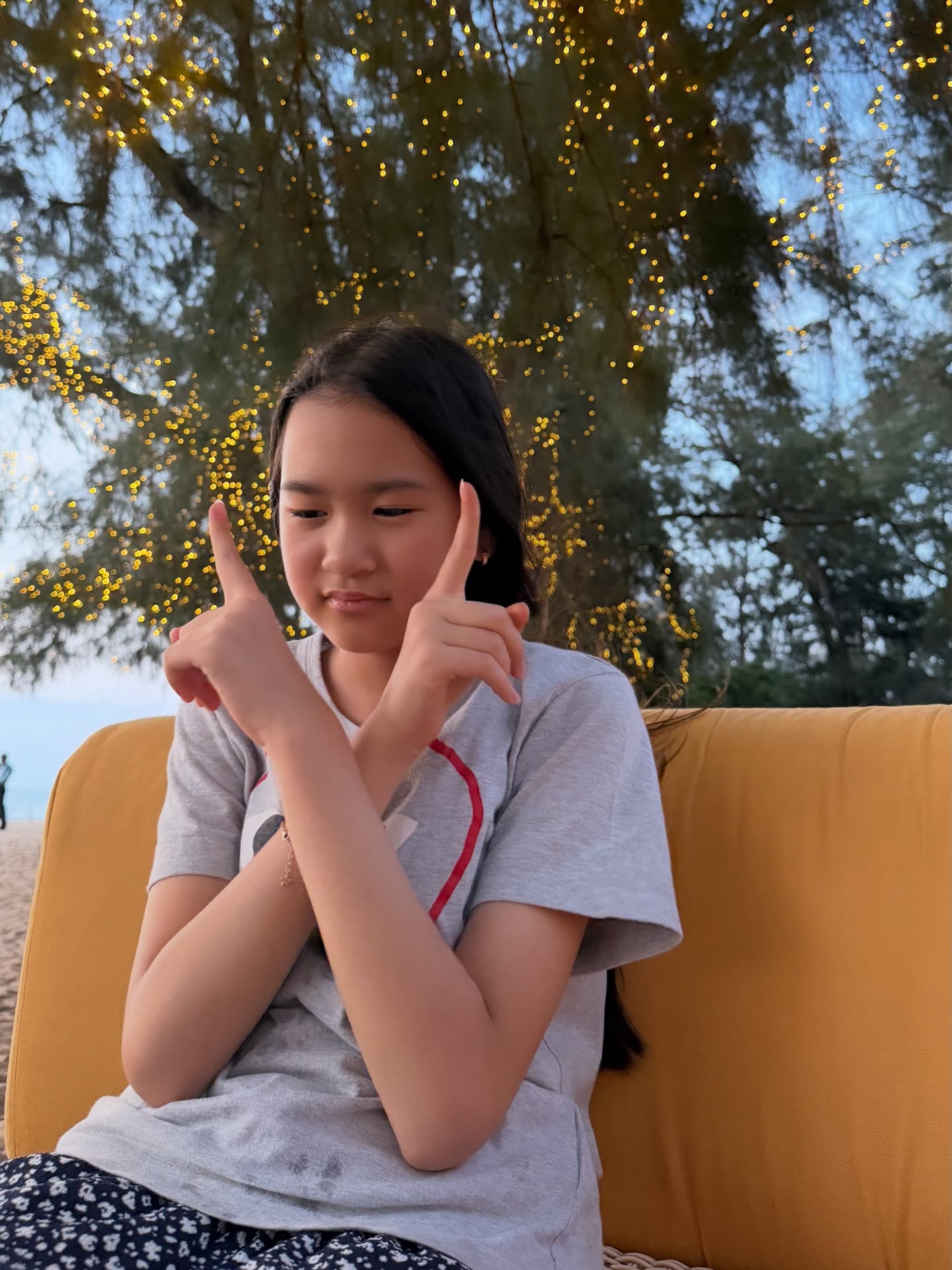 พลอย - ชิดจันทร์ ห่ง