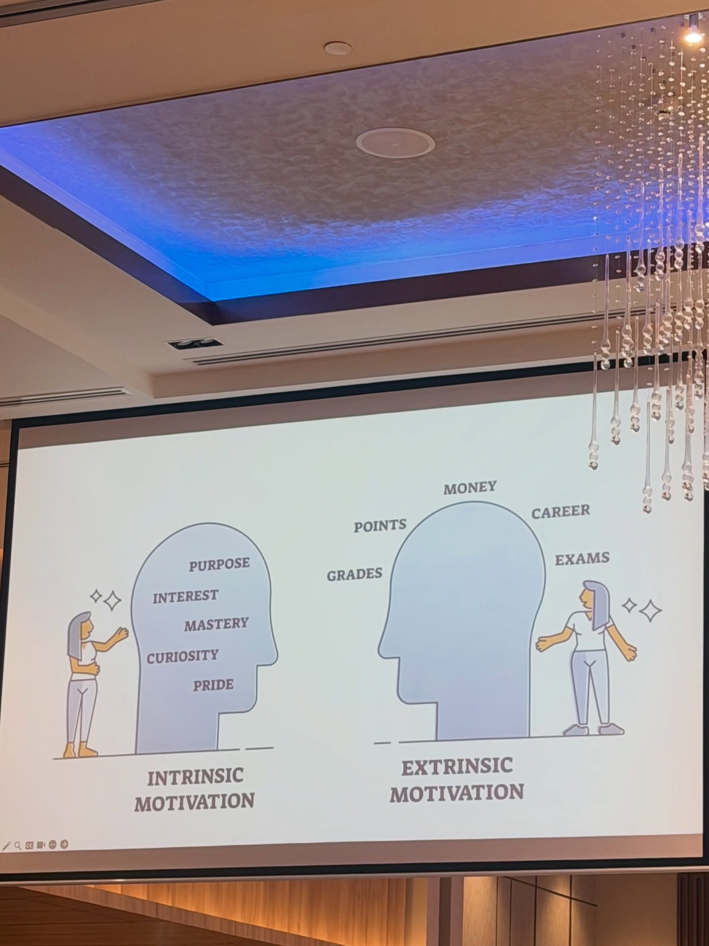 พลอย - ชิดจันทร์ ห่ง