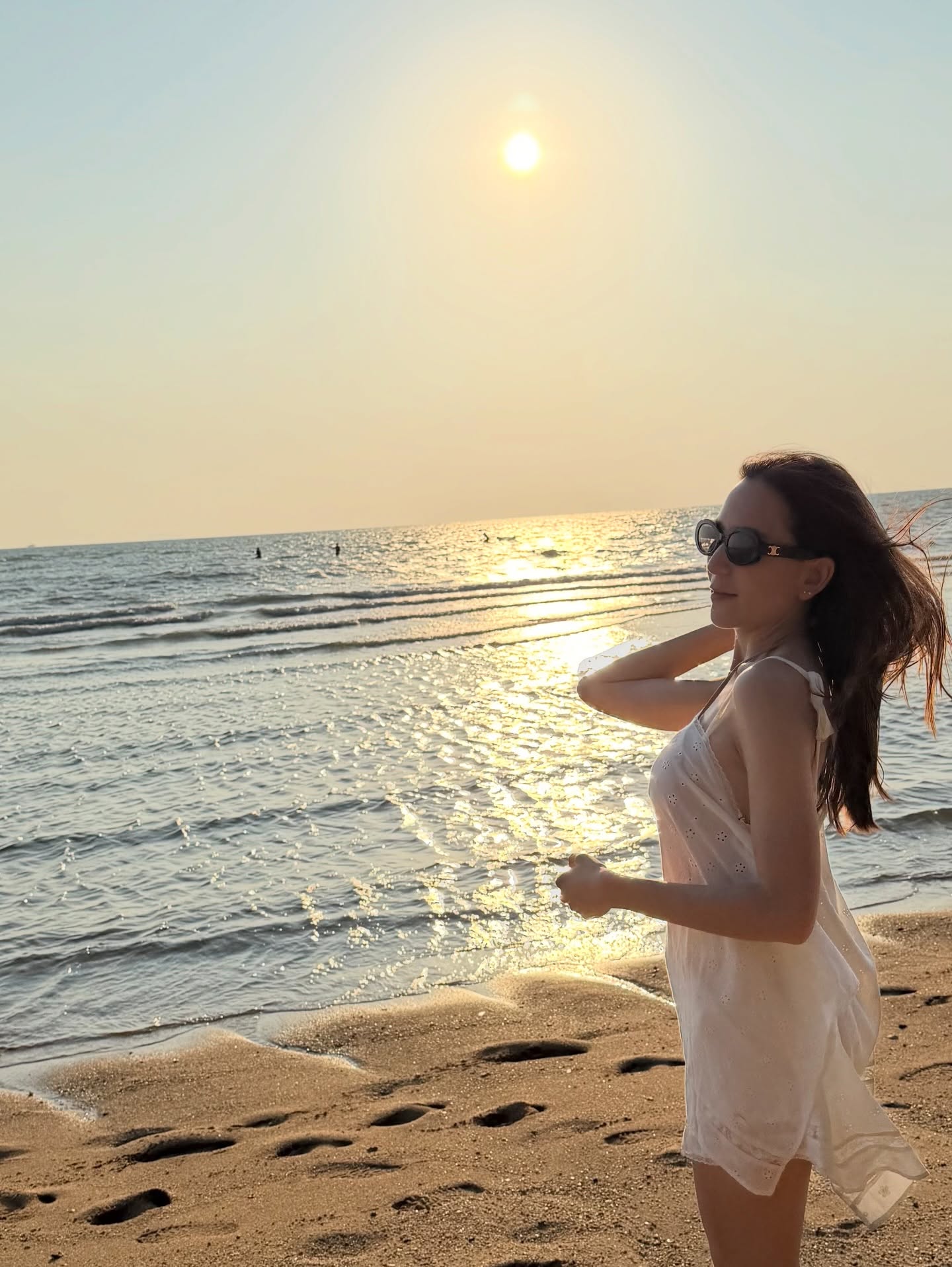 พลอย - ชิดจันทร์ ห่ง