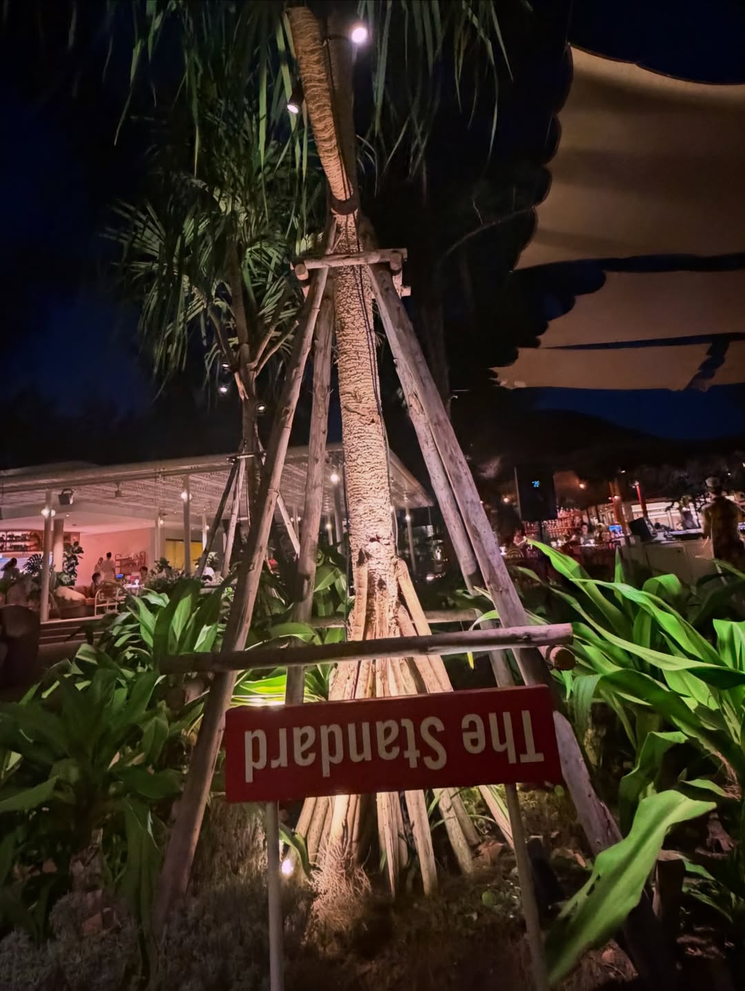 พลอย - ชิดจันทร์ ห่ง