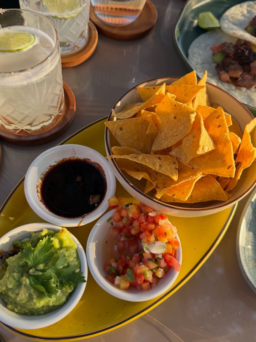 พลอย - ชิดจันทร์ ห่ง