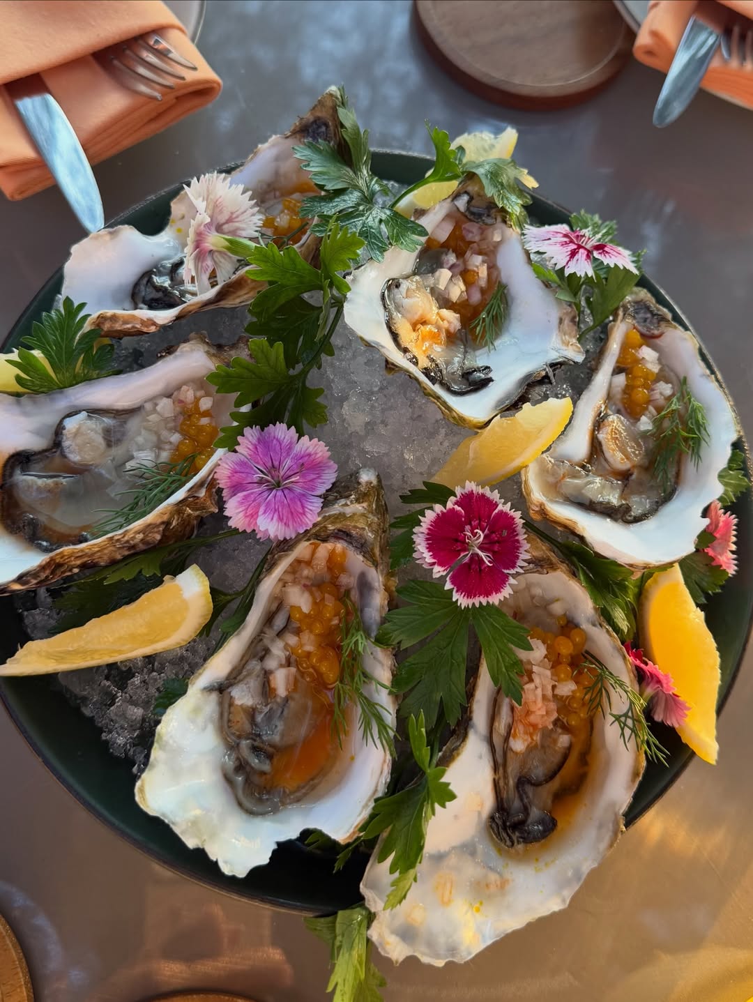 พลอย - ชิดจันทร์ ห่ง