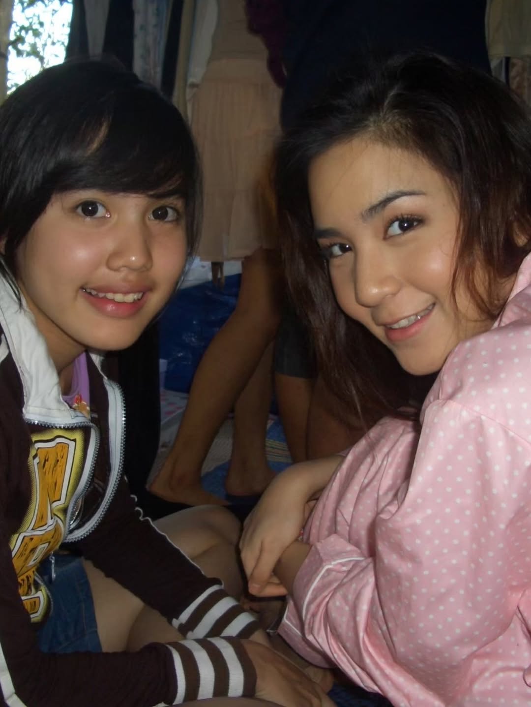 พลอย - ชิดจันทร์ ห่ง