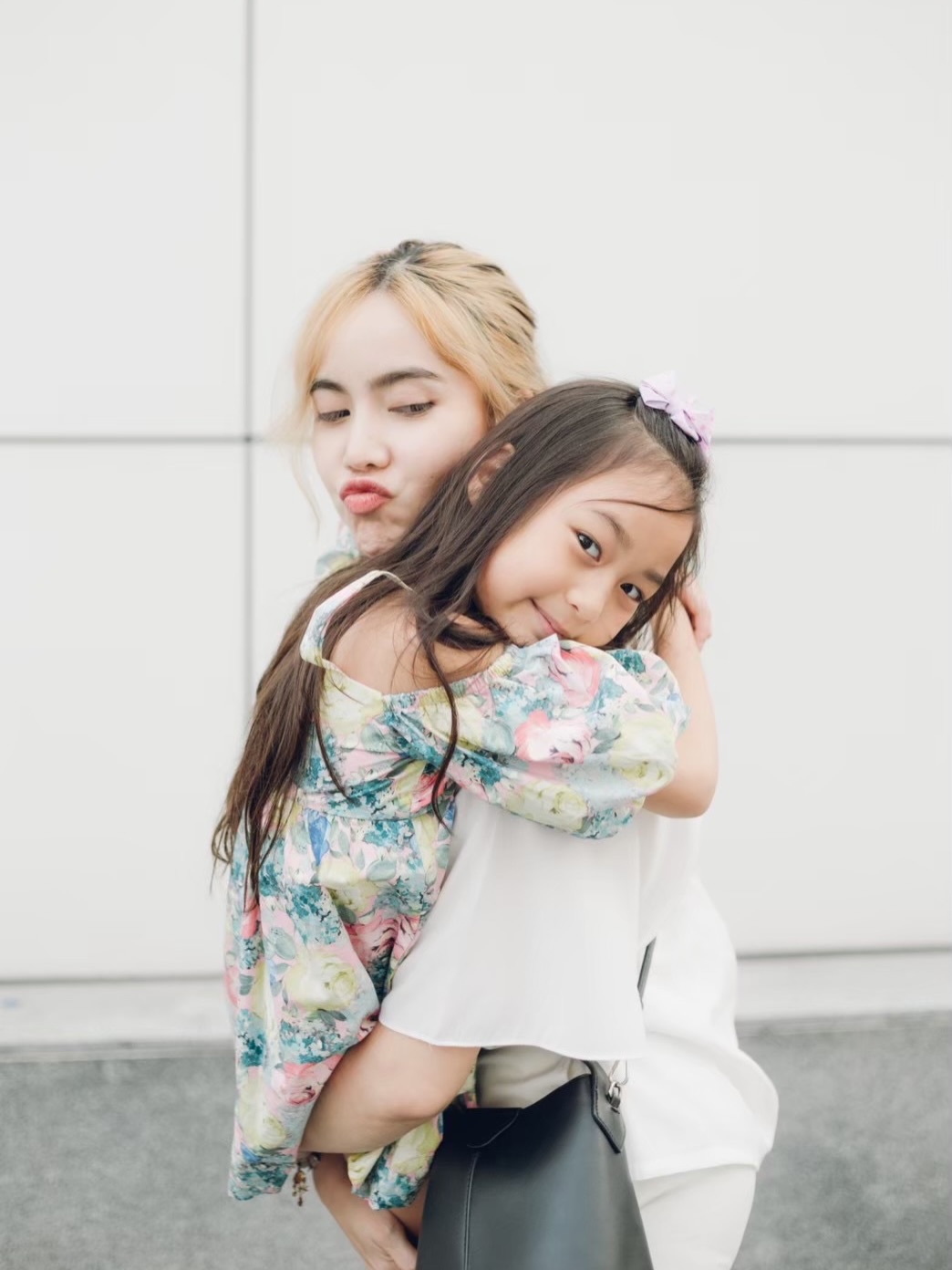 พลอย - ชิดจันทร์ ห่ง