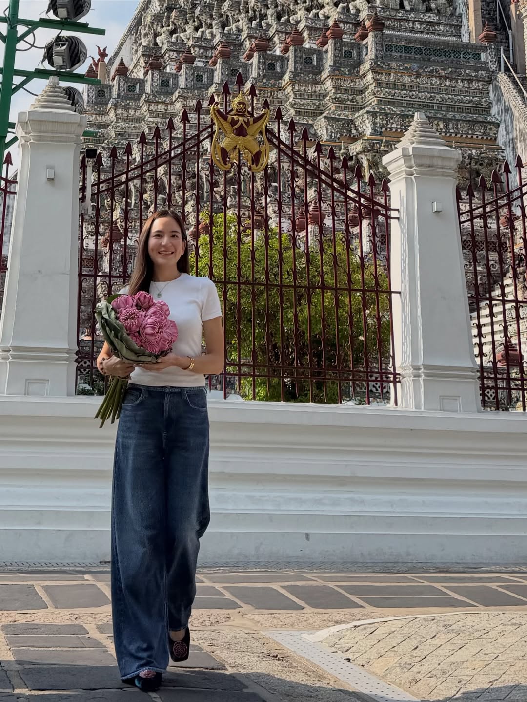 พลอย - ชิดจันทร์ ห่ง