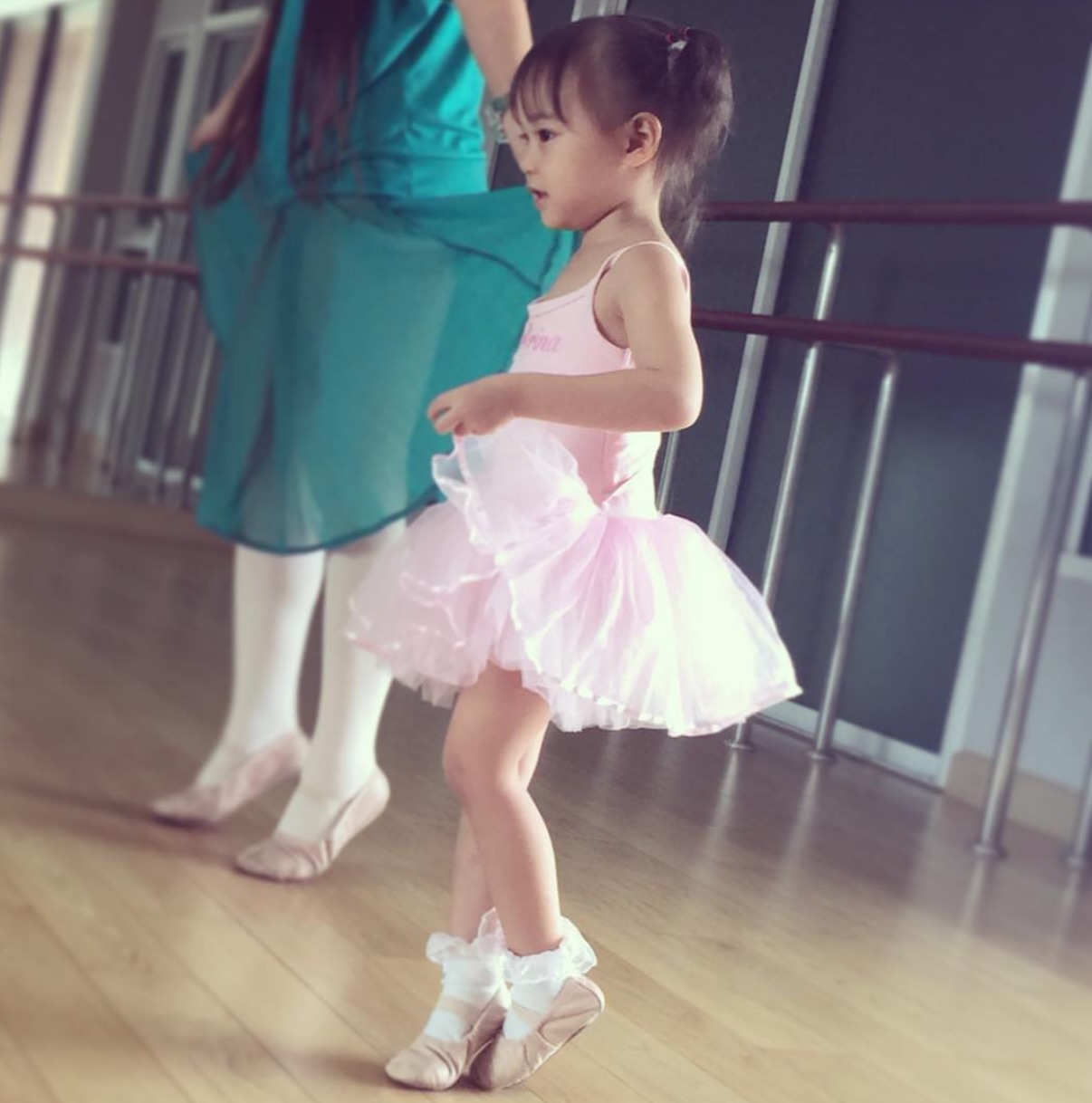 พลอย - ชิดจันทร์ ห่ง