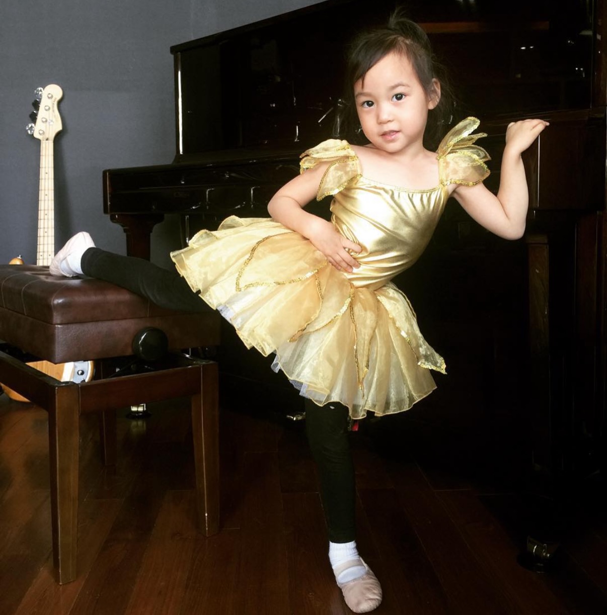 พลอย - ชิดจันทร์ ห่ง