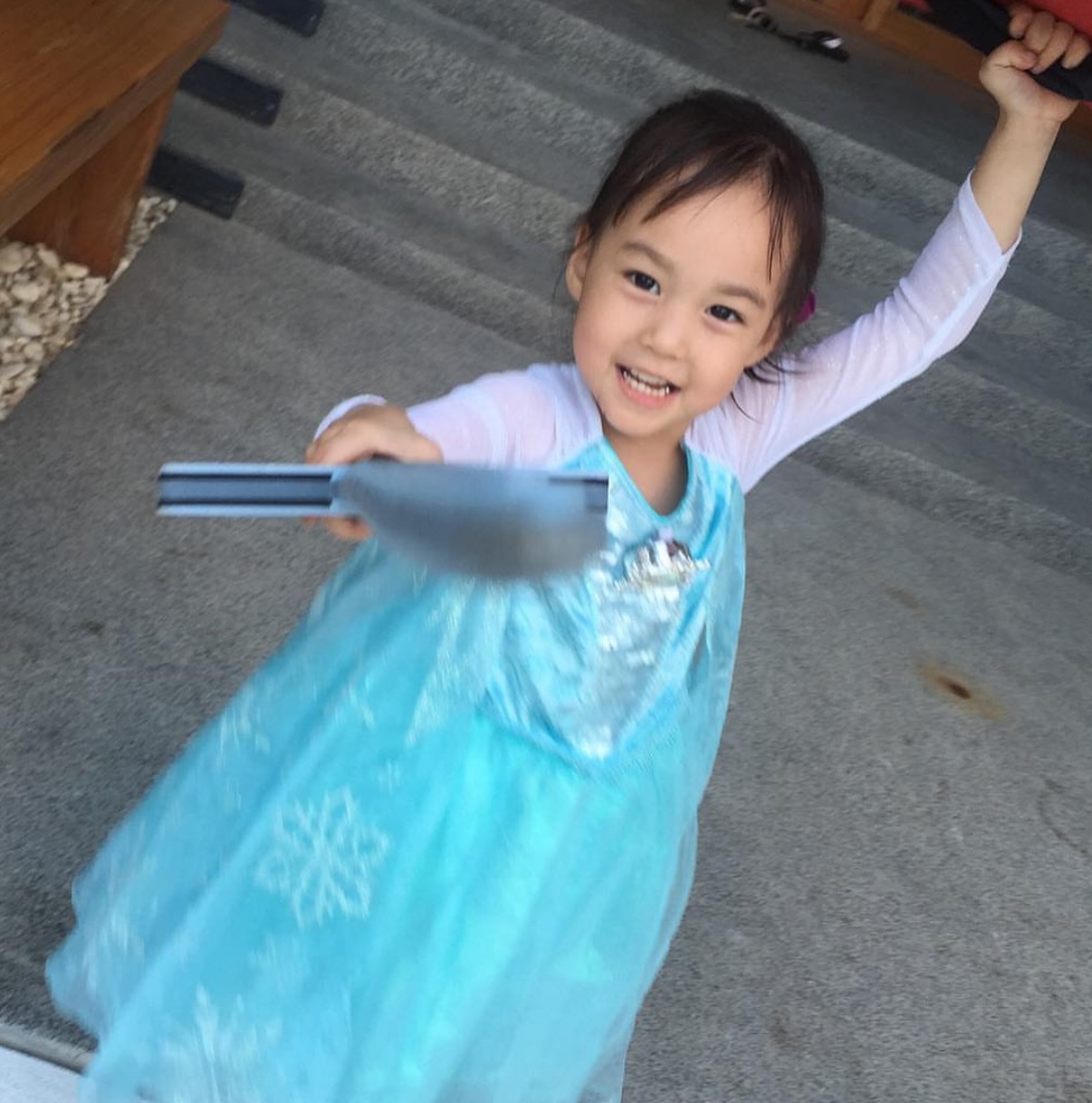 พลอย - ชิดจันทร์ ห่ง