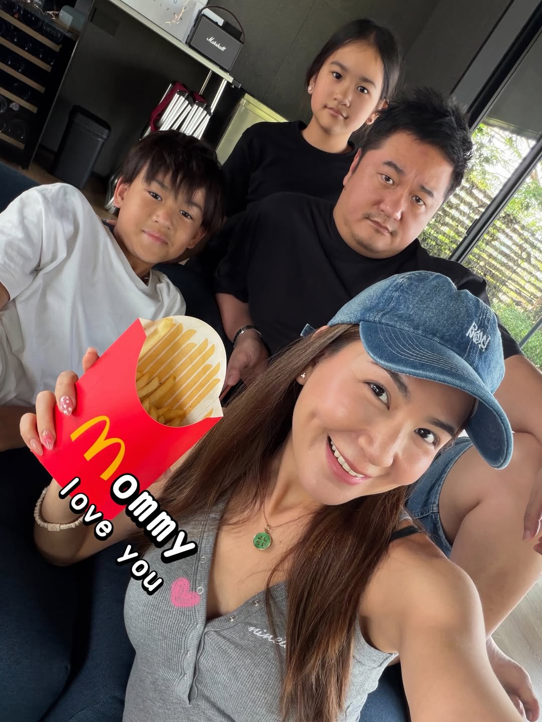 พลอย - ชิดจันทร์ ห่ง