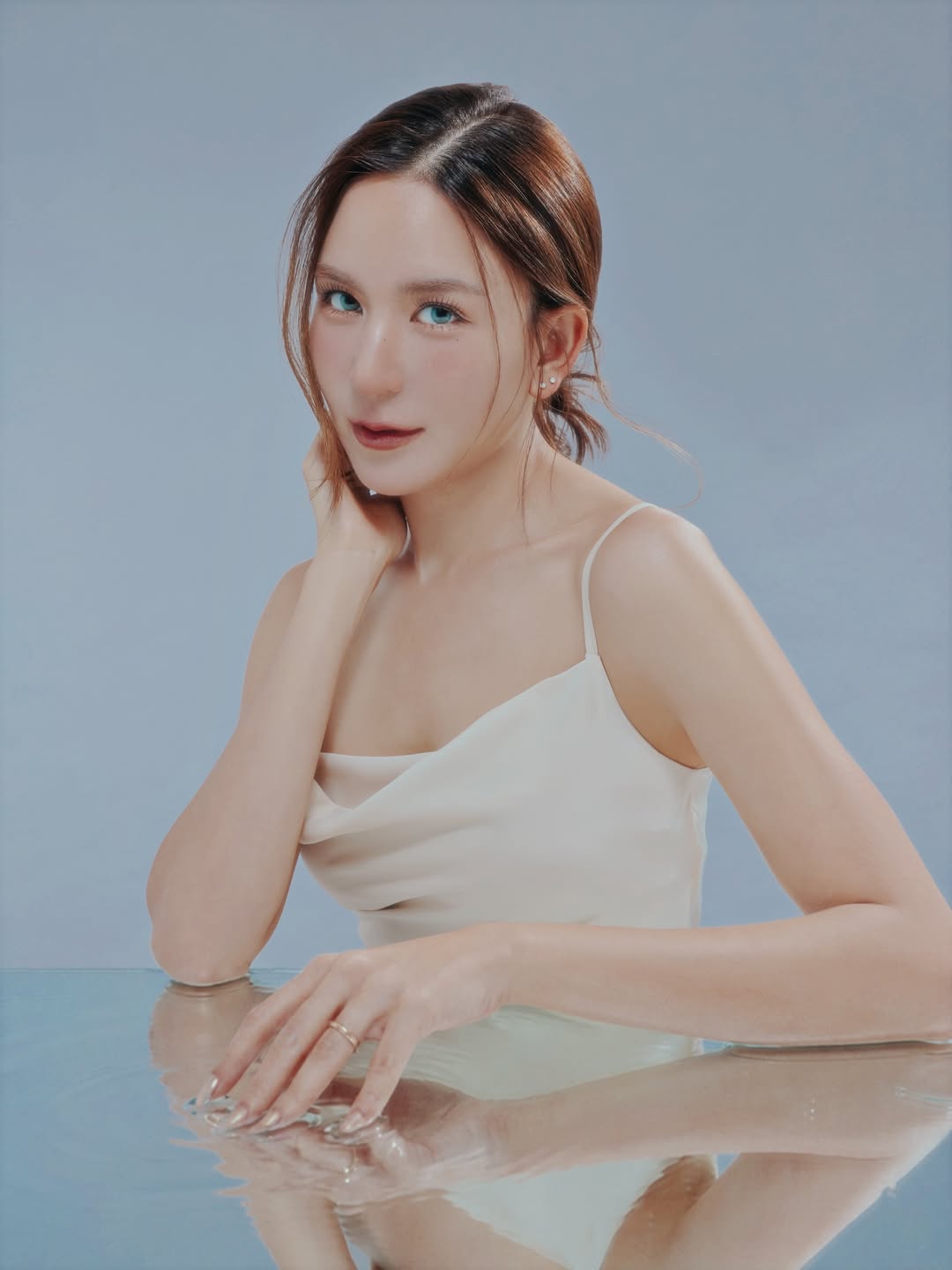 พลอย - ชิดจันทร์ ห่ง