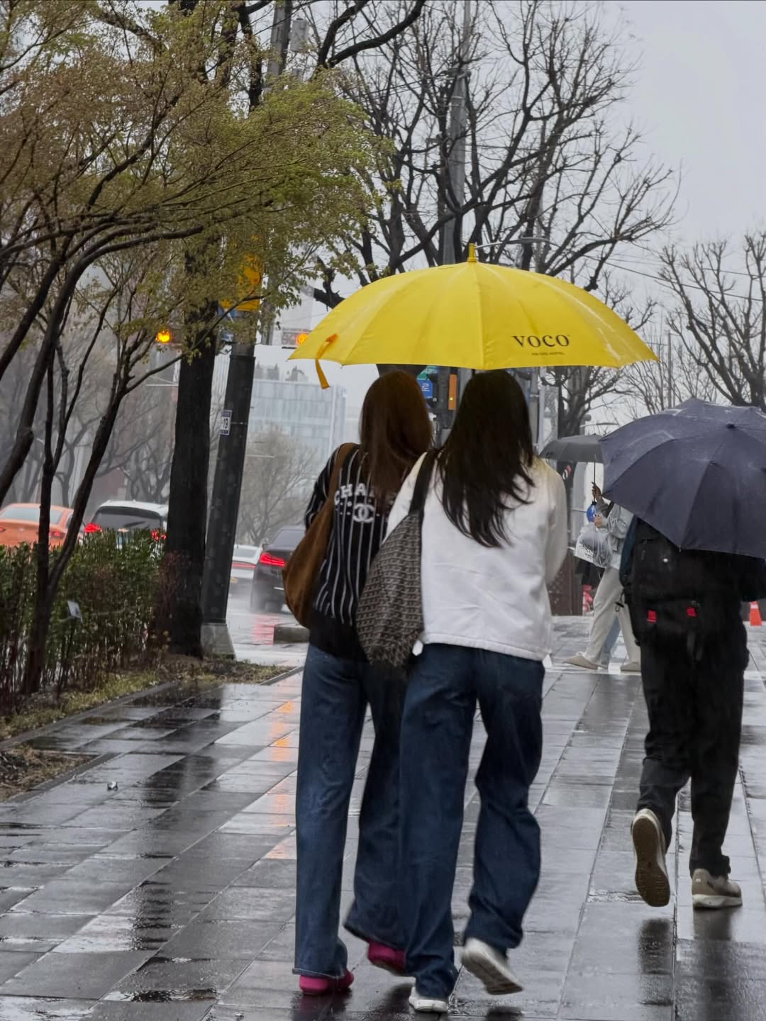 พลอย - ชิดจันทร์ ห่ง