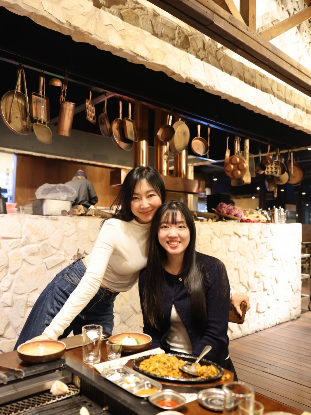 พลอย - ชิดจันทร์ ห่ง