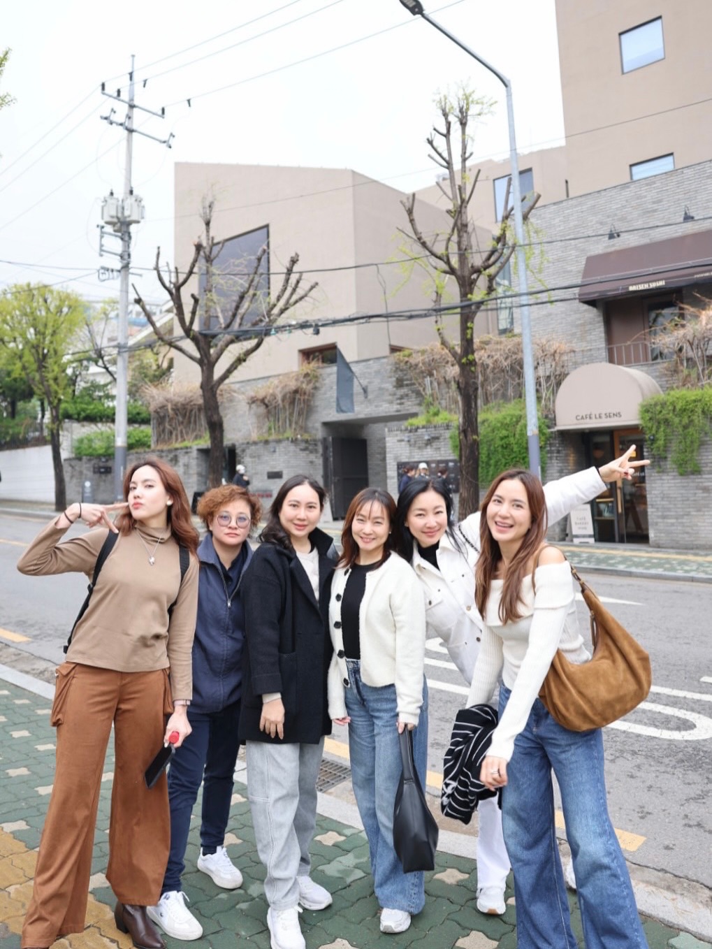 พลอย - ชิดจันทร์ ห่ง