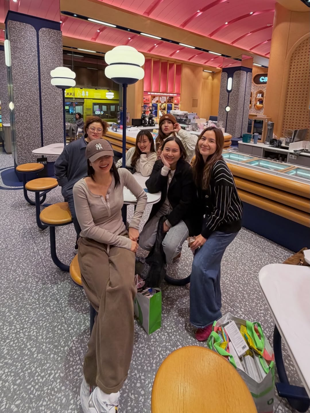 พลอย - ชิดจันทร์ ห่ง