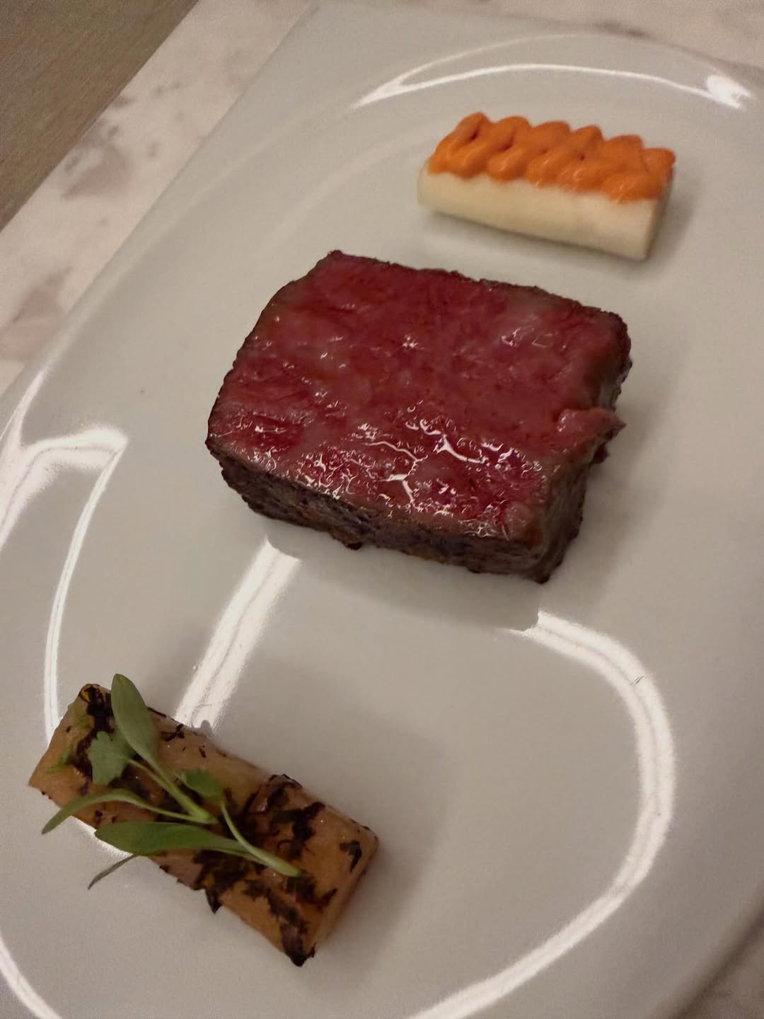 พลอย - ชิดจันทร์ ห่ง