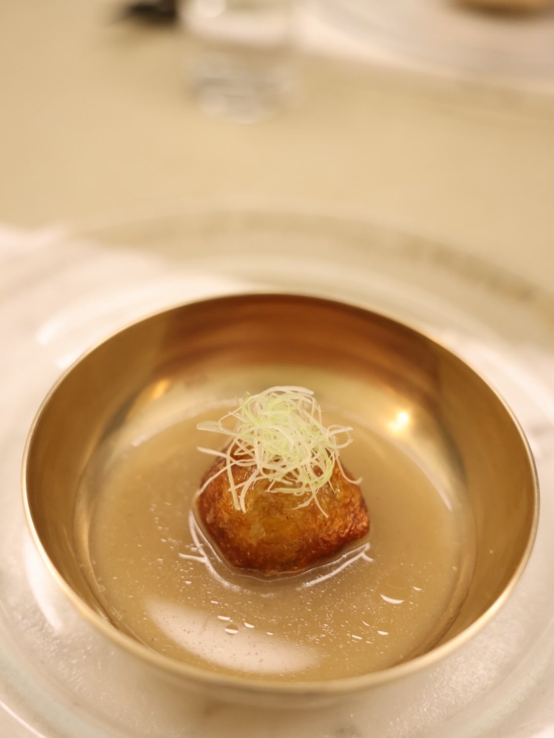 พลอย - ชิดจันทร์ ห่ง