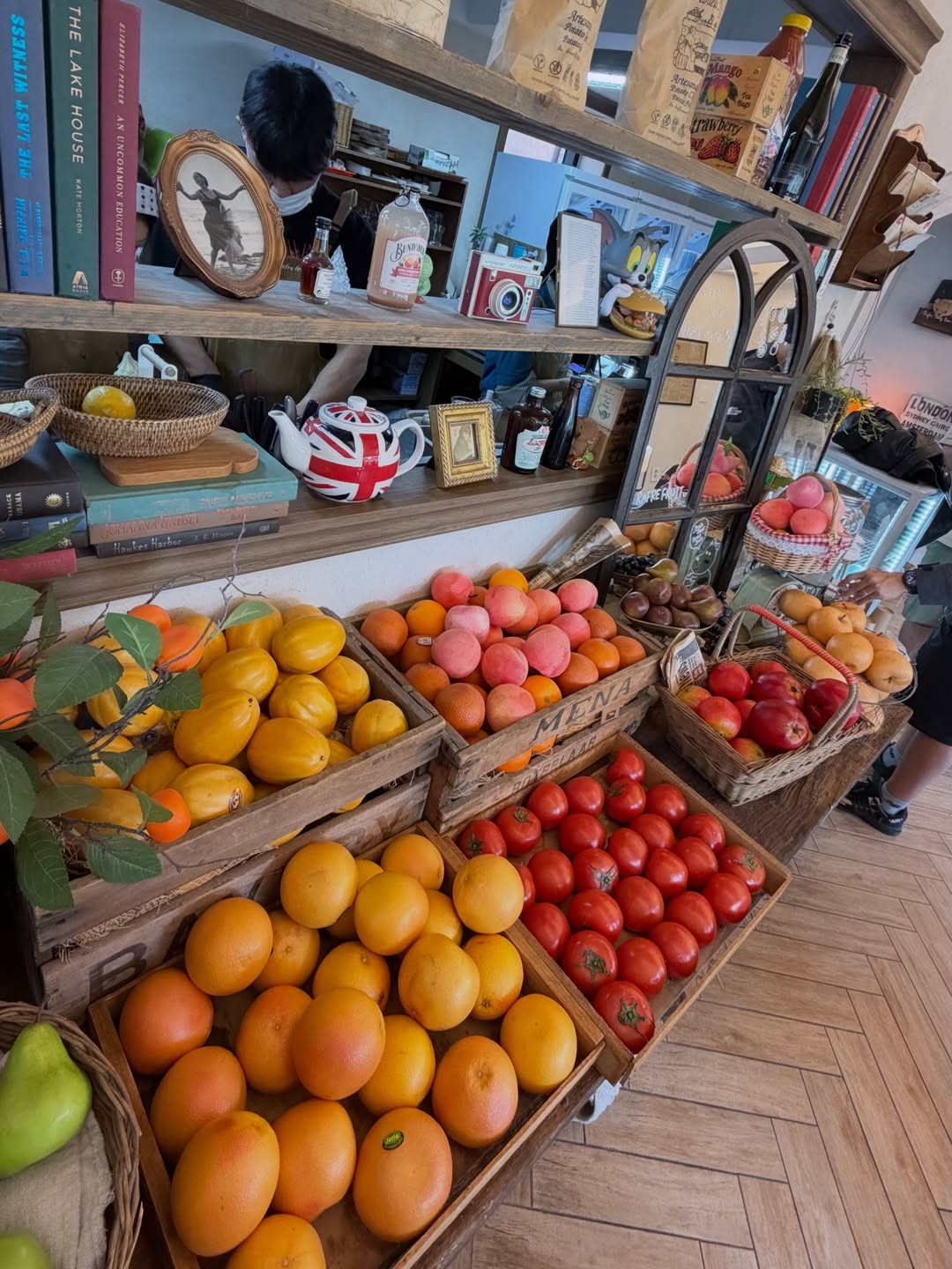 พลอย - ชิดจันทร์ ห่ง