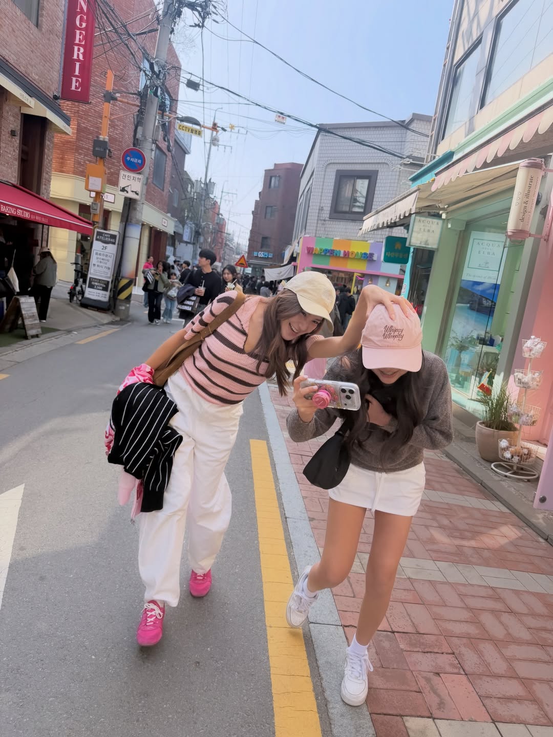 พลอย - ชิดจันทร์ ห่ง