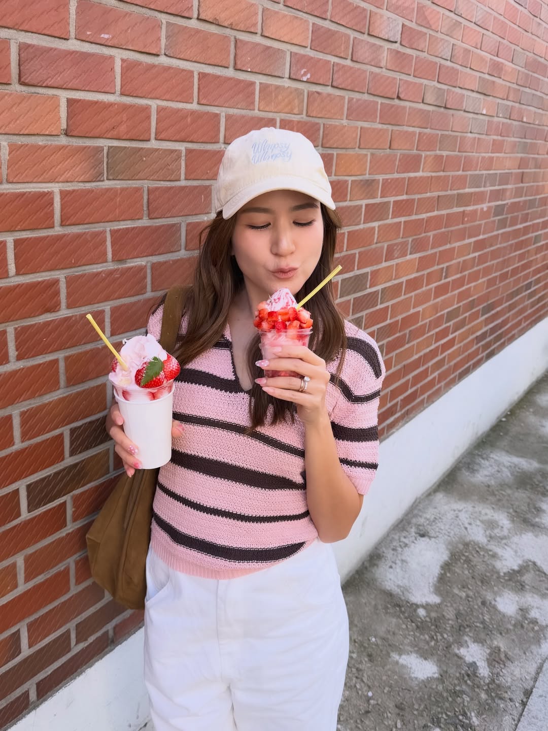 พลอย - ชิดจันทร์ ห่ง