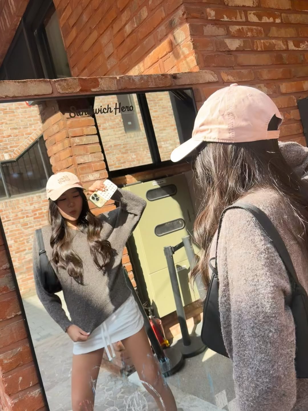 พลอย - ชิดจันทร์ ห่ง