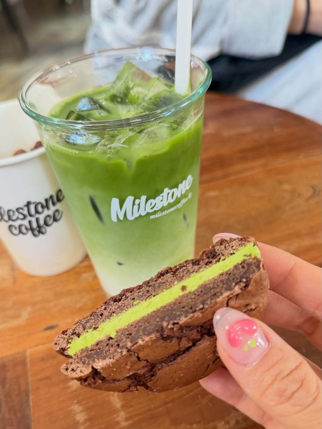 พลอย - ชิดจันทร์ ห่ง