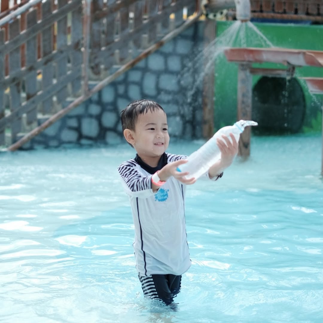 พลอย - ชิดจันทร์ ห่ง