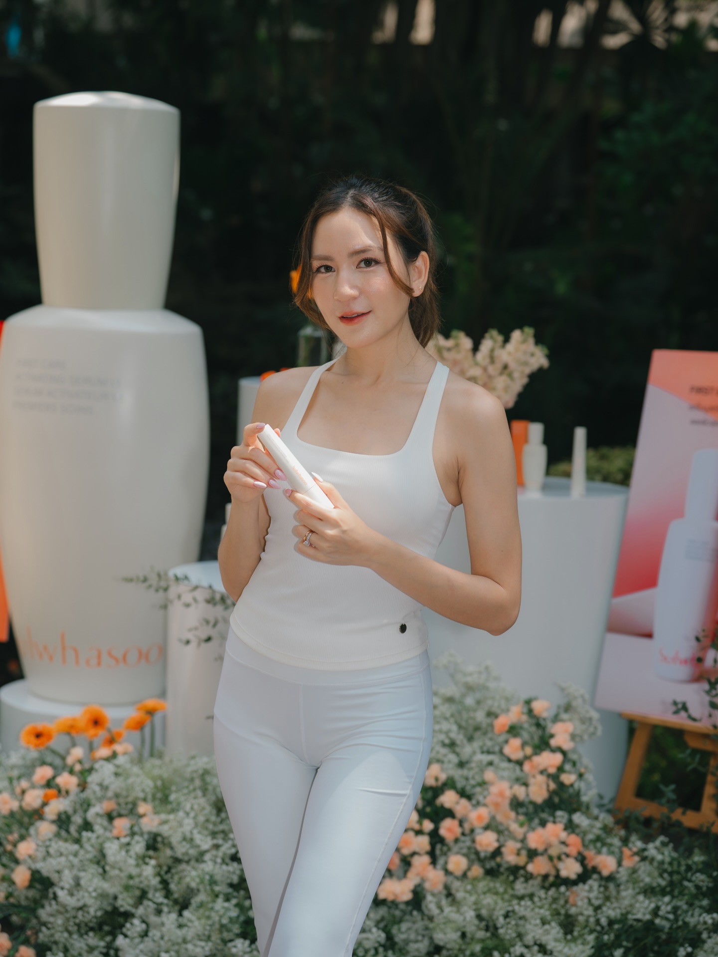 พลอย - ชิดจันทร์ ห่ง