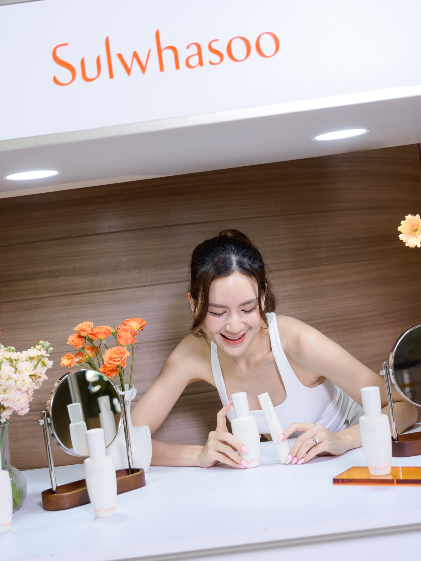 พลอย - ชิดจันทร์ ห่ง
