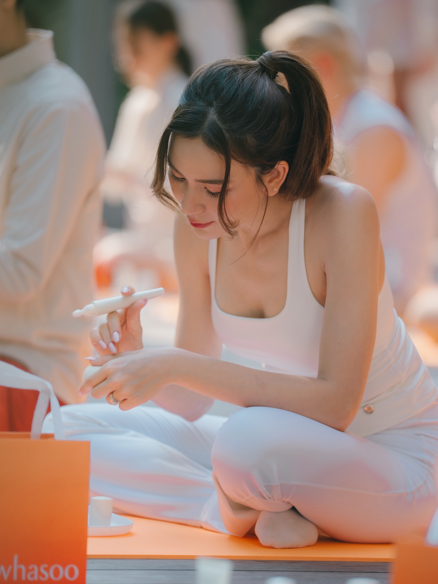 พลอย - ชิดจันทร์ ห่ง