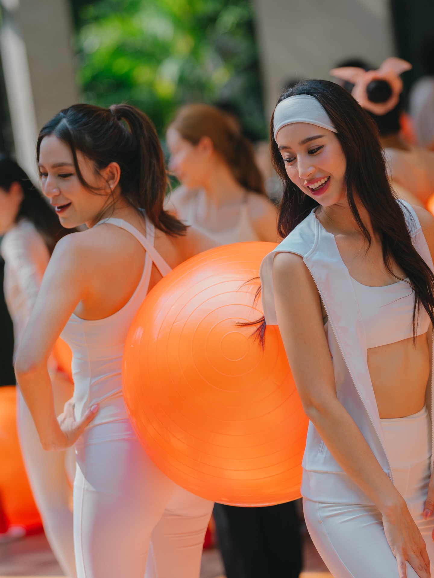 พลอย - ชิดจันทร์ ห่ง