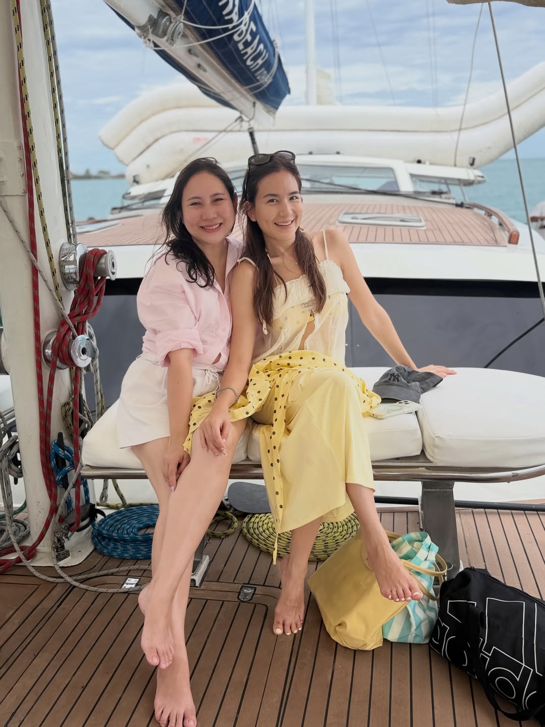 พลอย - ชิดจันทร์ ห่ง