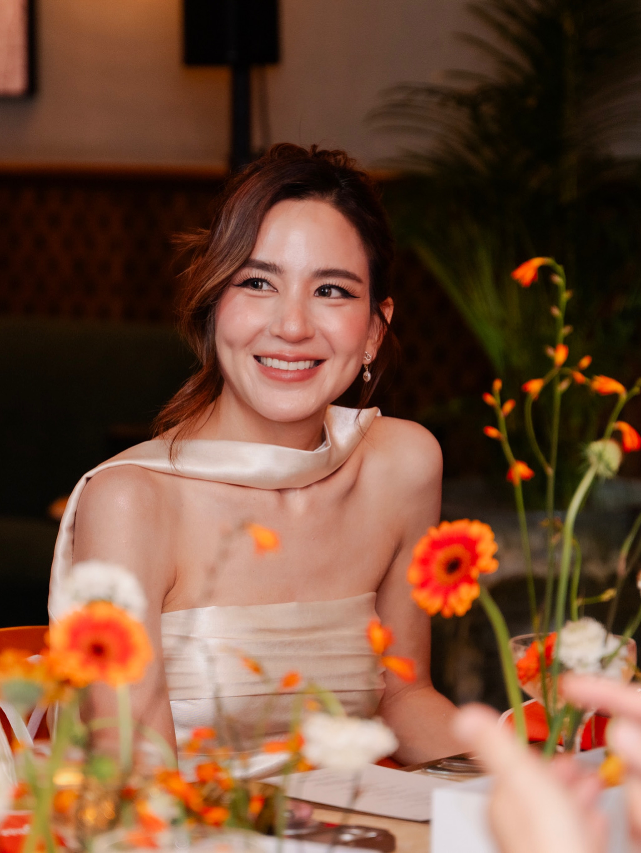 พลอย - ชิดจันทร์ ห่ง