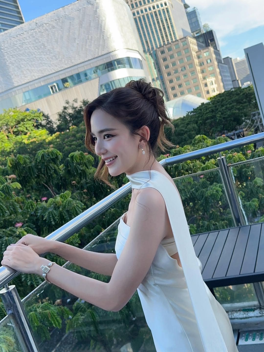 พลอย - ชิดจันทร์ ห่ง