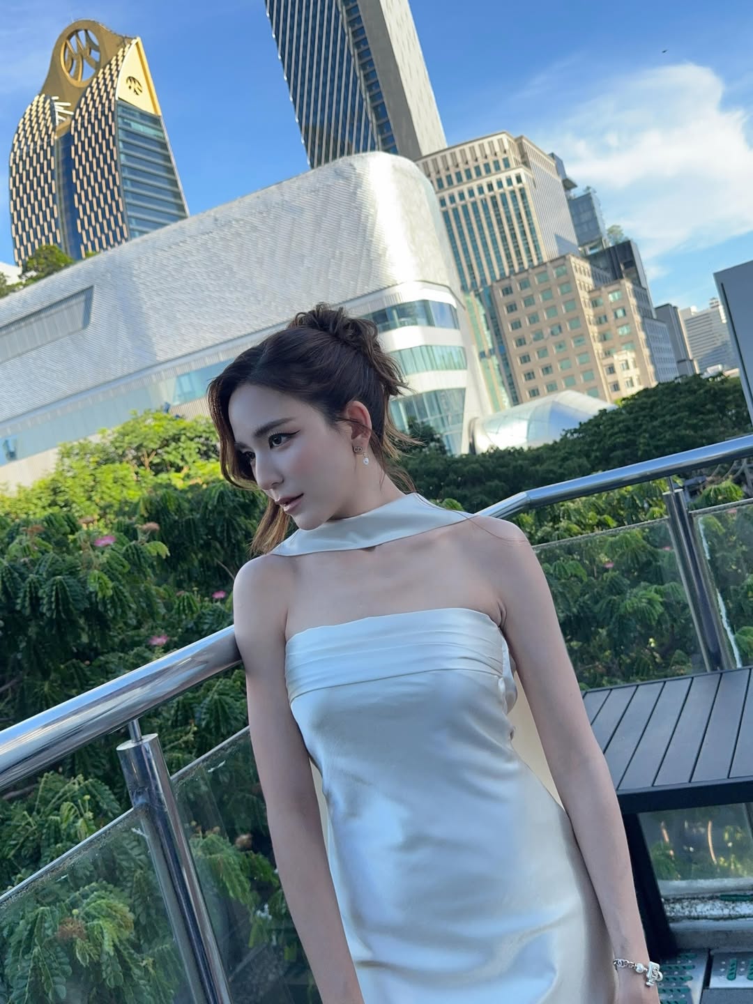 พลอย - ชิดจันทร์ ห่ง