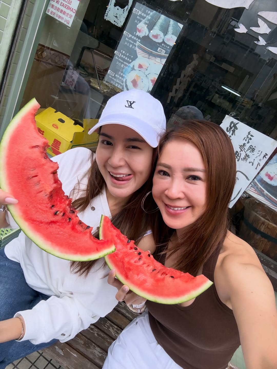 พลอย - ชิดจันทร์ ห่ง