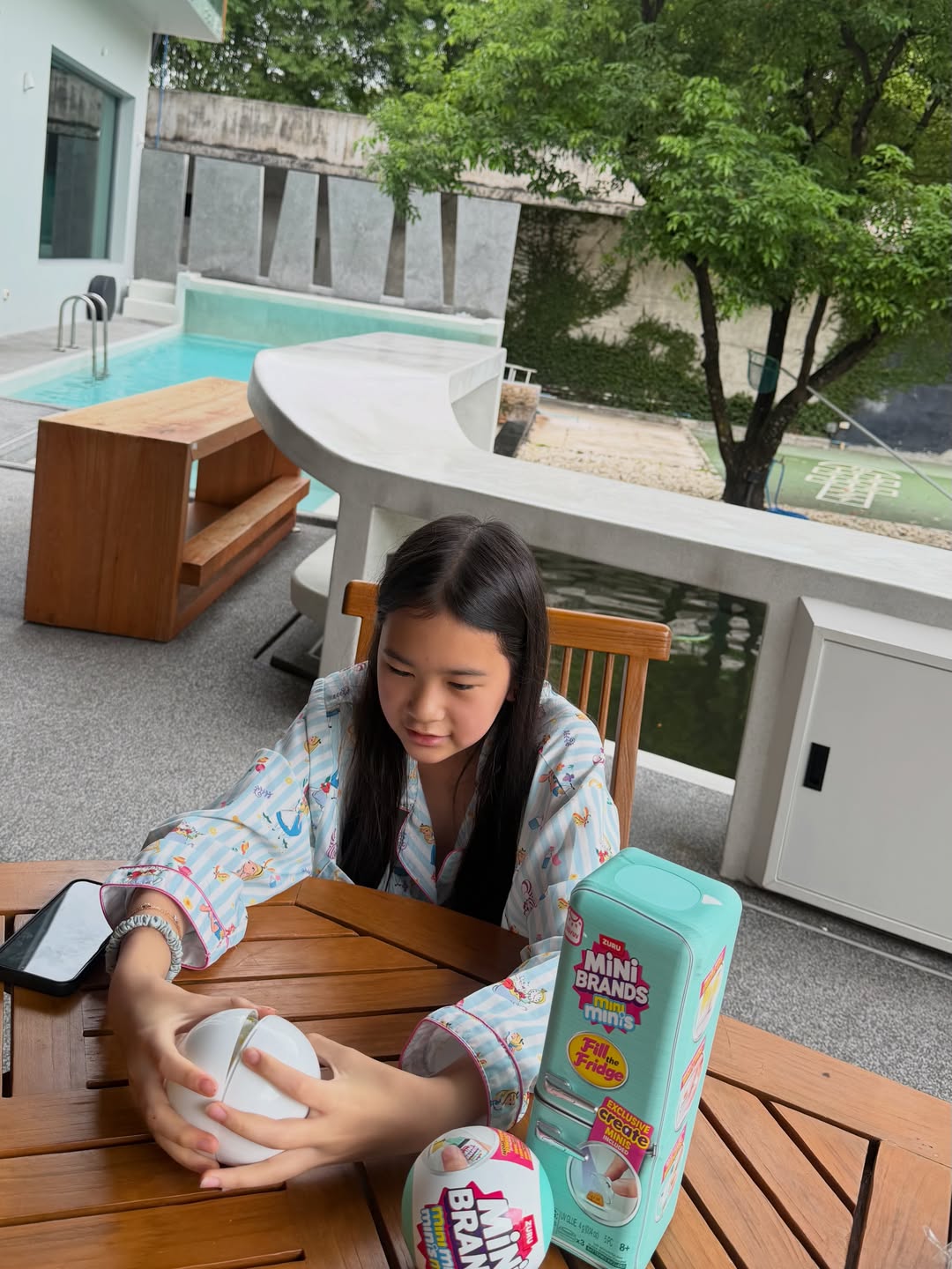 พลอย - ชิดจันทร์ ห่ง
