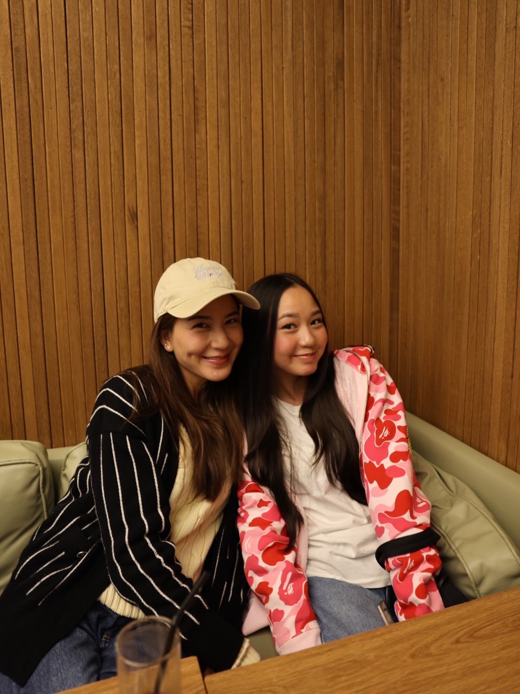 พลอย - ชิดจันทร์ ห่ง